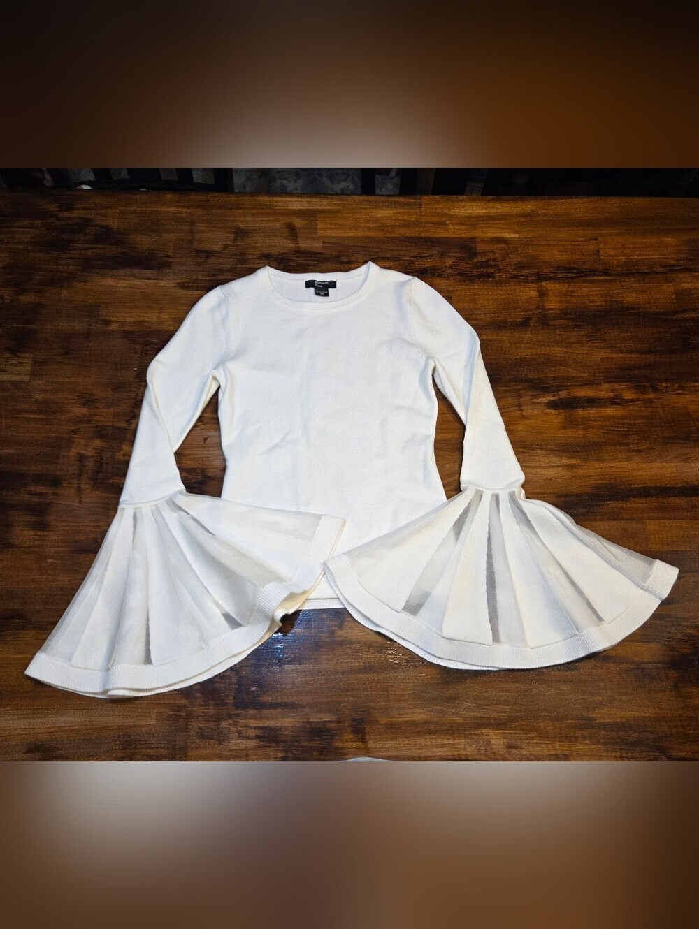 Guess by Marciano Jakki Sweater Frosted White SZ XS Preppy Old Money Bell Sleeve